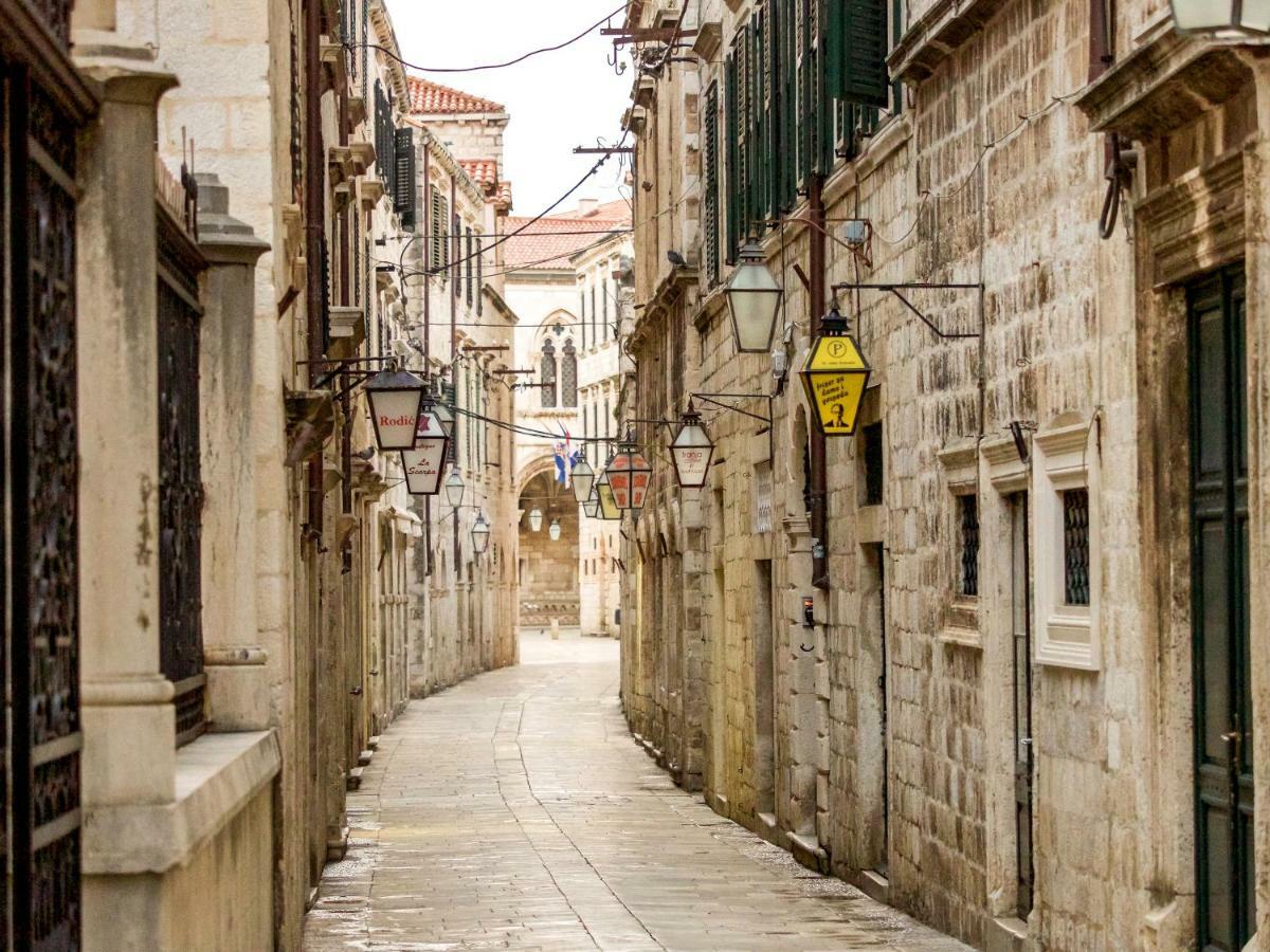 فندق The Byron دوبروفينك المظهر الخارجي الصورة